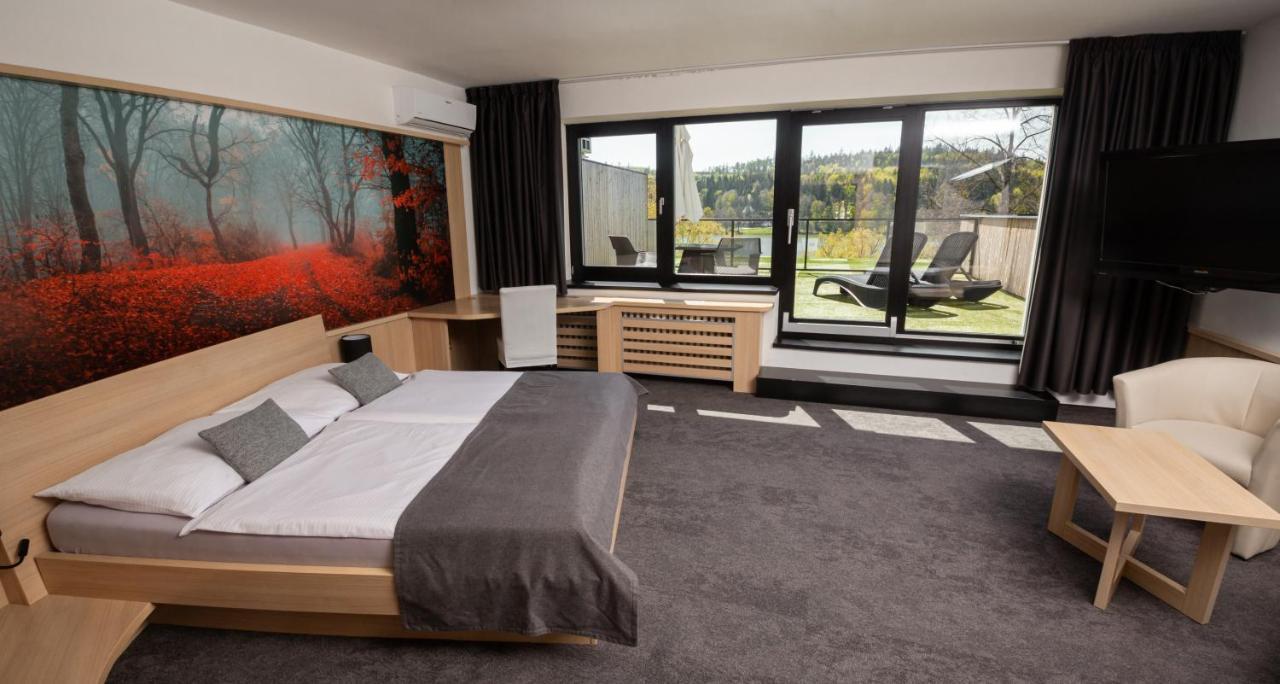 Hotel Kras 杰多维尼切 外观 照片