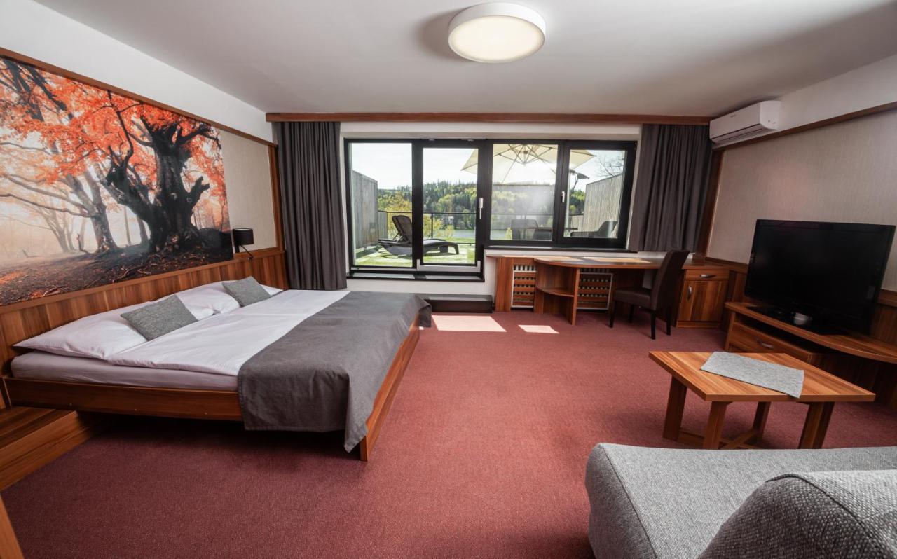 Hotel Kras 杰多维尼切 外观 照片